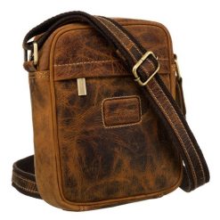 Męska torba na ramię z naturalnej skóry vintage - Peterson. Brązowe torby męskie na ramię bez wzorów, ze skóry, na ramię. Za 169.99 zł.