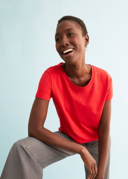 Bluzka z okrągłym dekoltem (5 szt.). Czerwone bluzki damskie bonprix, bez wzorów, z dżerseju, bez kołnierzyka, bez ramiączek. Za 149.99 zł.