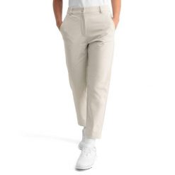 Damskie długie spodnie golfowe Berbes. Brązowe spodnie materiałowe damskie SIROKO, bez wzorów, z materiału, klasyczne. Za 300.00 zł.