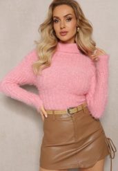Jasnoróżowy Golf z Puchatego Materiału z Wełną i Długim Rękawem Geolla. Czerwone golfy damskie Renee, bez wzorów, z wełny, bez ramiączek. Za 34.99 zł.