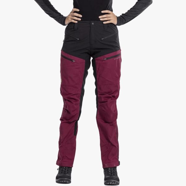 Spodnie outdoor Hiking damska Swedemount Nordkap Stretch Pants 2.0 oddychająca. Czarne spodnie dresowe damskie SWEDEMOUNT, bez wzorów, z tkaniny. Za 499.99 zł.