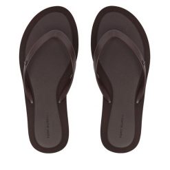 Japonki Tory Burch. Brązowe klapki damskie Tory Burch, bez wzorów, bez obcasa. Za 484.99 zł.