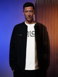 4F Bluza bomberka męska 4F x Robert Lewandowski - czarna L. Czarne bluzy bez kaptura męskie 4f, l, z materiału. Za 299.99 zł.