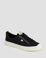 Buty sportowe Cariuma OCA Low Black Canvas. Czarne buty sportowe na co dzień damskie CARIUMA, bez wzorów, z gumy, trekkingowe. Za 318.50 zł.
