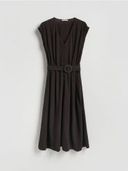 Sukienka z dodatkiem lnu - ciemnobrązowy. Brązowe sukienki damskie Reserved, l, bez wzorów, z wiskozy, bez kołnierzyka, bez ramiączek, rozkloszowane. Za 159.99 zł.