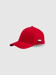 4F Czapka kibica z daszkiem uniseks - czerwona S/M (58cm). Czerwone czapki z daszkiem damskie 4f, bez wzorów, z materiału. Za 59.99 zł.