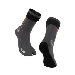 Skarpety neoprenowe ZONE3 Active Flex Swim 3 mm. Czarne skarpetki damskie ZONE3, bez wzorów, z neoprenu. Za 189.99 zł.