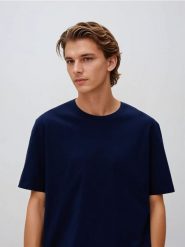 T-shirt regular z bawełny - granatowy. Niebieskie t-shirty męskie Reserved, l, bez wzorów, z bawełny, bez kołnierzyka. Za 49.99 zł.