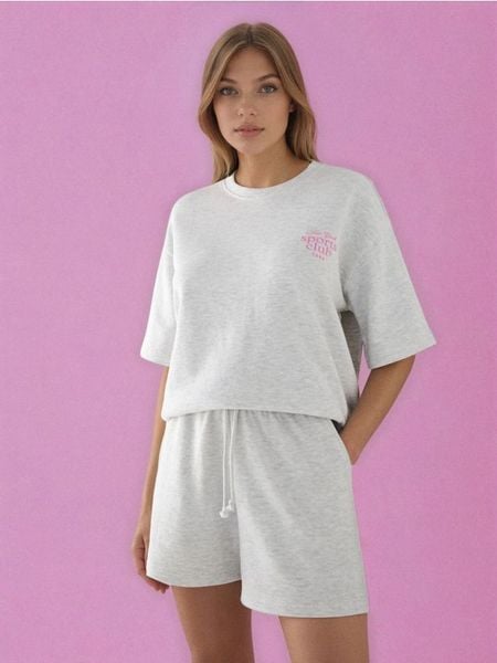 Bawełniane szorty dresowe - Inny. Szorty damskie Sinsay, bez wzorów, z bawełny. Za 25.99 zł.