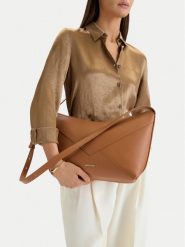 GINO ROSSI Torebka C-LDA8558 Brązowy. Brązowe torebki klasyczne damskie Gino Rossi, bez wzorów, z materiału, bez dodatków. Za 199.99 zł.