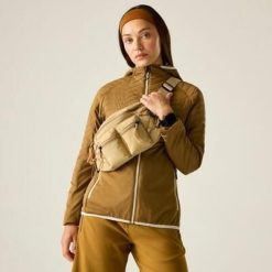Damska kurtka hybrydowa pikowana Air Lite. Brązowe kurtki damskie Dare 2b, bez wzorów, z poliesteru, bez kaptura. W wyprzedaży za 397.00 zł.