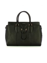 COCCINELLE Skórzana torebka w kolorze czarnym - 36 x 26 x 15 cm rozmiar: onesize. Czarne torebki klasyczne damskie Coccinelle, bez wzorów, z materiału, bez dodatków. Za 1,131.35 zł.