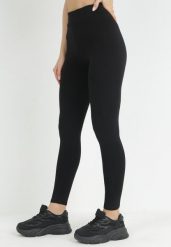 Czarne Legginsy Eryssan. Czarne legginsy damskie Born2be, l, bez wzorów, z bawełny. Za 19.99 zł.