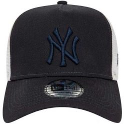Czapka Męska League Essential New York Yankees Trucker Cap. Białe czapki męskie New Era, bez wzorów, sportowe. Za 199.99 zł.