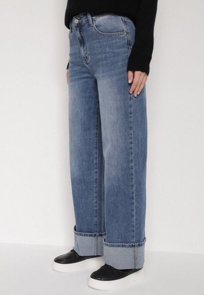 Niebieskie Szerokie Jeansy z Wysokim Stanem i Podwiniętymi Nogawkami Jilora. Niebieskie jeansy damskie Born2be, z podwyższonym stanem. Za 109.99 zł.