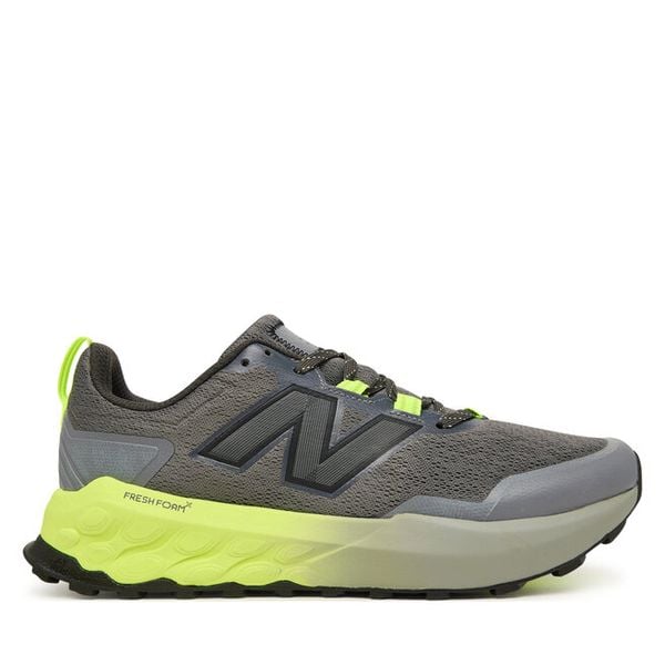 Buty do biegania New Balance. Czerwone obuwie do biegania damskie New Balance. Za 349.99 zł.