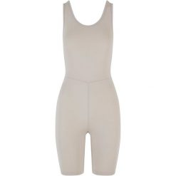 Krótki kombinezon damski Urban Classics Organic. Szare kombinezony damskie Urban Classics, l, bez wzorów, z bawełny, bez kołnierzyka, bez ramiączek, krótkie. Za 84.65 zł.