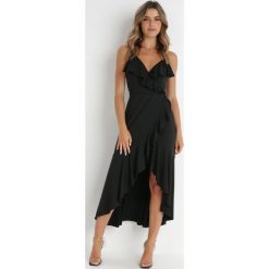 Czarna Sukienka Adathe. Czarne sukienki damskie Born2be, l, z aplikacjami, eleganckie, bez kołnierzyka, bez ramiączek, midi, kopertowe. W wyprzedaży za 127.99 zł.
