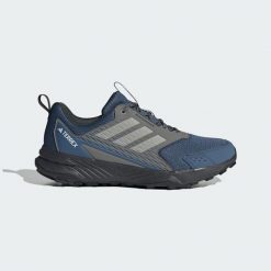 Buty Tracefinder Trail Running. Niebieskie obuwie do biegania damskie Adidas. Za 329.00 zł.