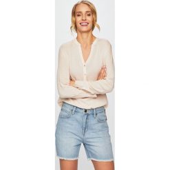Jacqueline de Yong - Bluzka. Bluzki damskie Jacqueline de Yong, bez wzorów, z tkaniny, bez kołnierzyka, bez ramiączek. W wyprzedaży za 49.90 zł.