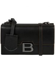 Burkely Skórzana torebka w kolorze czarnym na telefon - 17 x 5,5 x 9,5 cm rozmiar: onesize. Czarne torebki klasyczne damskie Burkely, bez wzorów, z materiału, bez dodatków. Za 161.95 zł.