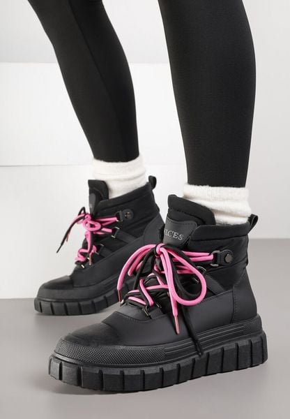 Czarne Śniegowce Vices na Grubej Tłoczonej Podeszwie Anirrise. Czarne śniegowce damskie Born2be, z jeansu. Za 104.99 zł.