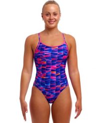 Strój kąpielowy jednoczęściowy FUNKITA Warped Waves - Diamond Back. Czerwone stroje jednoczęściowe damskie FUNKITA, s, bez wzorów. Za 259.00 zł.