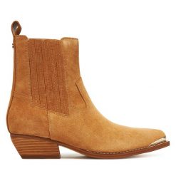 Kowbojki Guess. Brązowe botki damskie Guess, bez obcasa, na słupku, bez zapięcia. Za 849.99 zł.