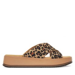Klapki s.Oliver. Brązowe klapki damskie S.Oliver, bez wzorów, bez obcasa. Za 339.99 zł.