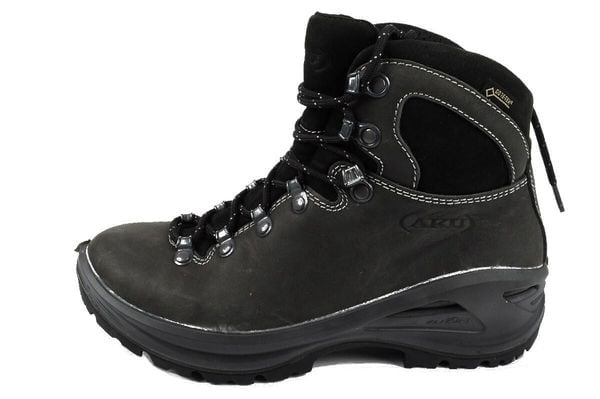 Buty trekkingowe męskie Aku Tribute II GTX. Czarne buty trekkingowe męskie Aku, na lato, z gore-texu, bez zapięcia, trekkingowe, gore-tex. Za 549.00 zł.