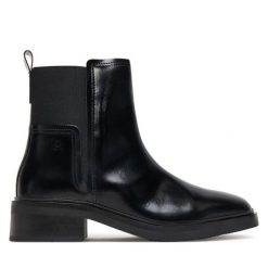 Sztyblety Tommy Hilfiger. Czarne botki damskie Tommy Hilfiger, bez obcasa, na płaskiej podeszwie, bez zapięcia. Za 589.99 zł.
