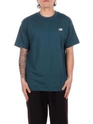 T-shirt męski 1282 Sport Essentials z małym logo. Zielone t-shirty męskie New Balance, m, bez wzorów, z bawełny, bez kołnierzyka. Za 189.00 zł.