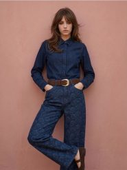Jeansowe spodnie wide leg z wysokim stanem - granatowy. Niebieskie spodnie materiałowe damskie Sinsay, bez wzorów, z denimu, z podwyższonym stanem. Za 79.99 zł.