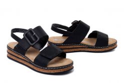 RIEKER 62950-00 black, sandały damskie. Czarne sandały damskie Rieker, bez wzorów, bez obcasa, na koturnie. Za 215.94 zł.