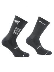 Skarpety rowerowe NORTHWAVE Own The Race Sock czarny. Czarne skarpetki damskie Northwave, bez wzorów, z dzianiny. Za 39.00 zł.