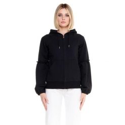 Błyszcząca damska bluza z kapturem zapinana na zamek. Czarne bluzy sportowe damskie LEONE 1947 APPAREL, l, bez wzorów, z tkaniny, bez ramiączek, z kapturem. W wyprzedaży za 167.70 zł.