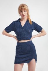 Sweter damski z krótkim rękawem Khloe SAMSØE SAMSØE. Swetry klasyczne damskie Samsoe & Samsoe, m, bez kołnierzyka. W wyprzedaży za 299.50 zł.