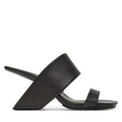 Klapki United Nude. Czarne klapki damskie United Nude, bez wzorów, bez obcasa. Za 839.99 zł.