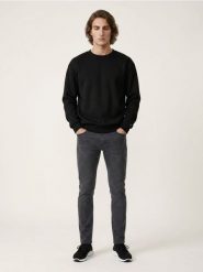 Bluza crewneck basic z domieszką bawełny - czarny. Czarne bluzy bez kaptura męskie Sinsay, l, z bawełny. Za 29.99 zł.