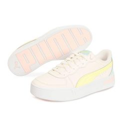 Buty Sportowe Damskie Puma Skye Whisper. Białe buty sportowe na co dzień damskie Puma, bez wzorów, trekkingowe. Za 192.99 zł.