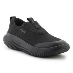 Buty Crocs sneakers Mellow Ease Slip On 210500-060 czarne. Czarne buty sportowe na co dzień męskie bez zapięcia, trekkingowe. Za 449.26 zł.
