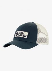 Czapka z daszkiem Fjallraven Langtradarkeps. Białe czapki męskie Fjällräven, bez wzorów, z bawełny. Za 178.49 zł.