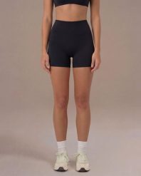 Szorty Motion - Czarny. Czarne spodenki sportowe damskie JOY STUDIO, xl, z materiału, do biegania. Za 168.00 zł.