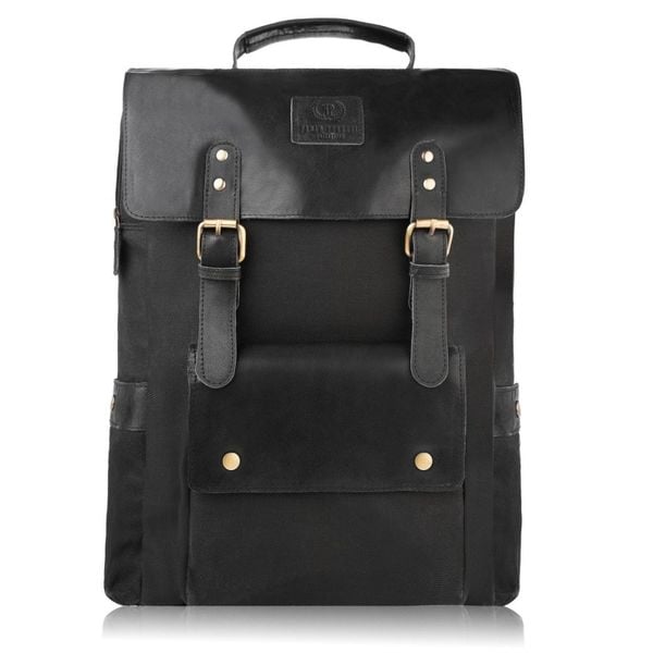 Plecak na laptopa vintage PAOLO PERUZZI SI-03-BL czarny. Czarne plecaki męskie Paolo Peruzzi, bez wzorów, z materiału. Za 229.00 zł.