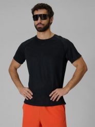 4F Koszulka treningowa regular szybkoschnąca męska - czarna XL. Czarne t-shirty sportowe męskie 4f, m, z materiału, bez ramiączek, na fitness i siłownię. Za 129.99 zł.