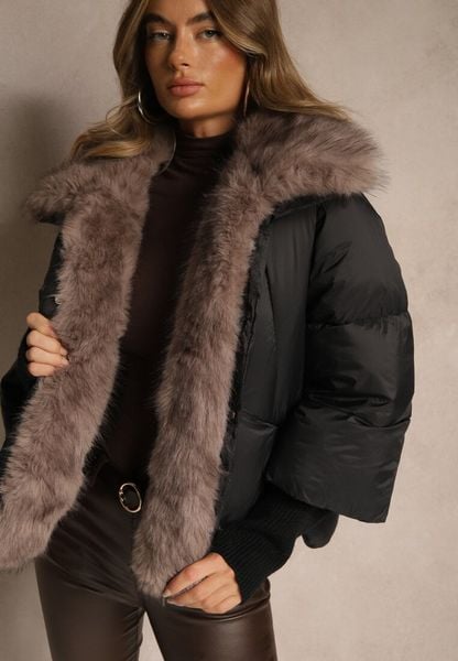 Czarna Pikowana Kurtka Zimowa z Futrem przy Kołnierzu i Ściągaczami Tildena. Czarne kurtki damskie Renee, na zimę, l, bez wzorów, z futra, bez kaptura. Za 194.99 zł.