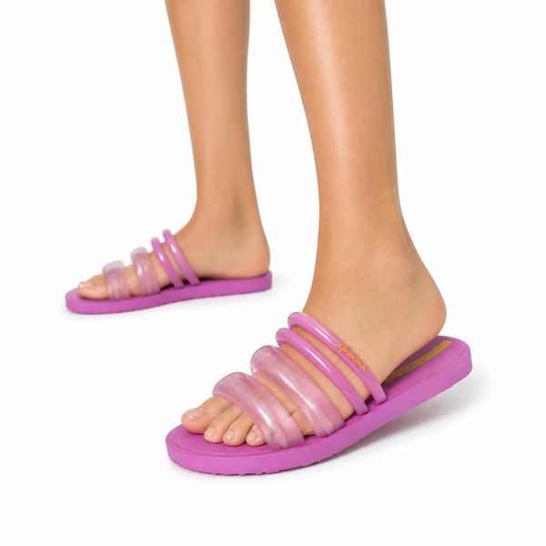 Klapki damskie Ipanema 26727 PUFFER TIRAS FEM. Czerwone klapki damskie Ipanema, bez wzorów, z materiału, bez obcasa. Za 69.00 zł.