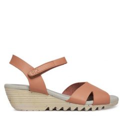 Sandały Fly London. Czerwone sandały damskie Fly London, bez wzorów, bez obcasa, na koturnie. Za 399.99 zł.