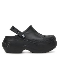 Klapki Crocs. Czerwone klapki damskie Crocs, bez wzorów, bez obcasa. Za 199.99 zł.