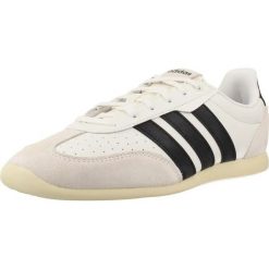 Buty ADIDAS KI6726 BARREDA LO Biały. Białe obuwie treningowe damskie Adidas, na fitness i siłownię. Za 334.95 zł.